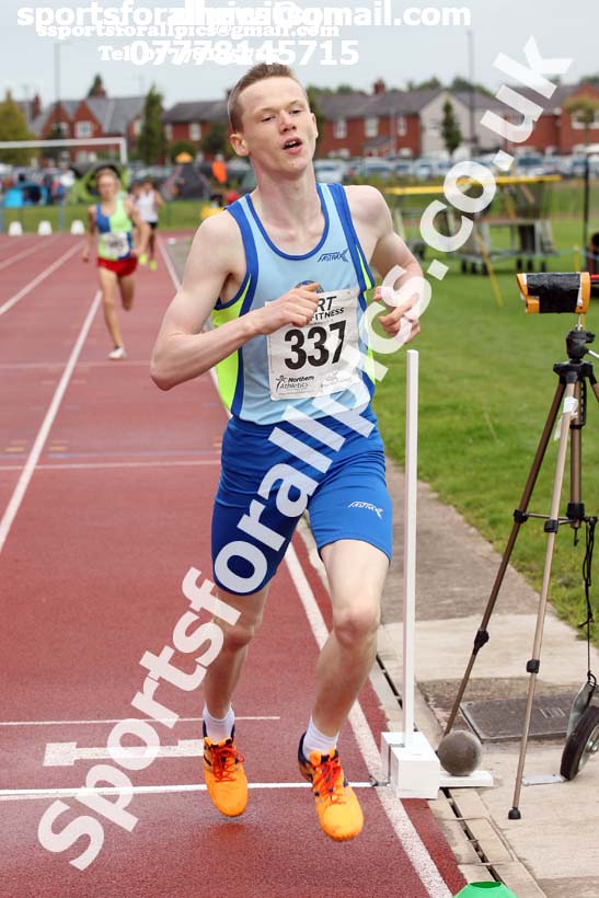 Mens under-17s 800 metres, Northern Under-17s/U-15s and U13s Champs, Leigh Sports Village, Leigh. Photo: David T. Hewitson/Sports for All Pics
